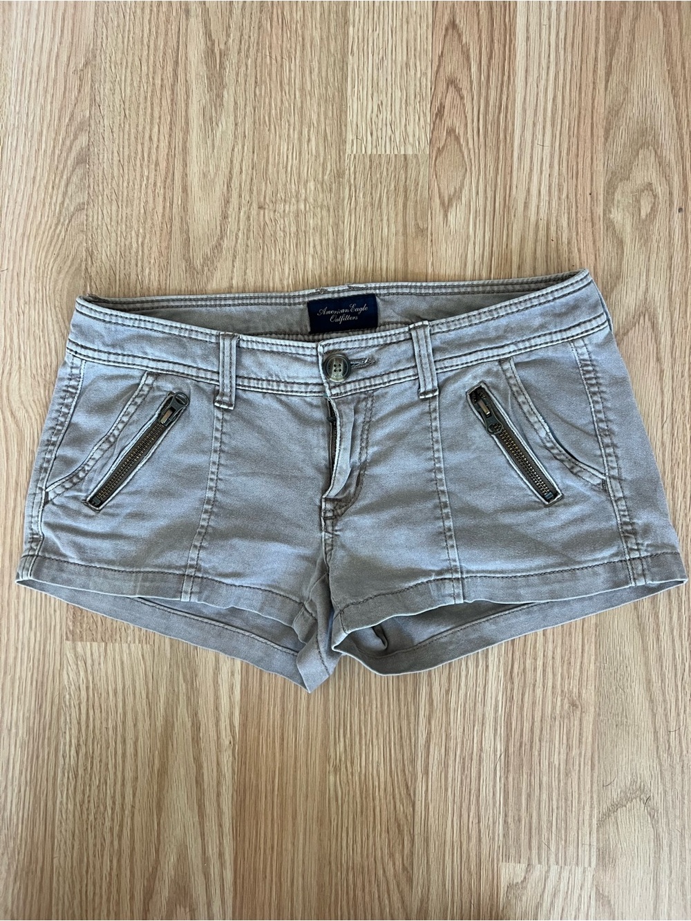 American Eagle low rise shorts